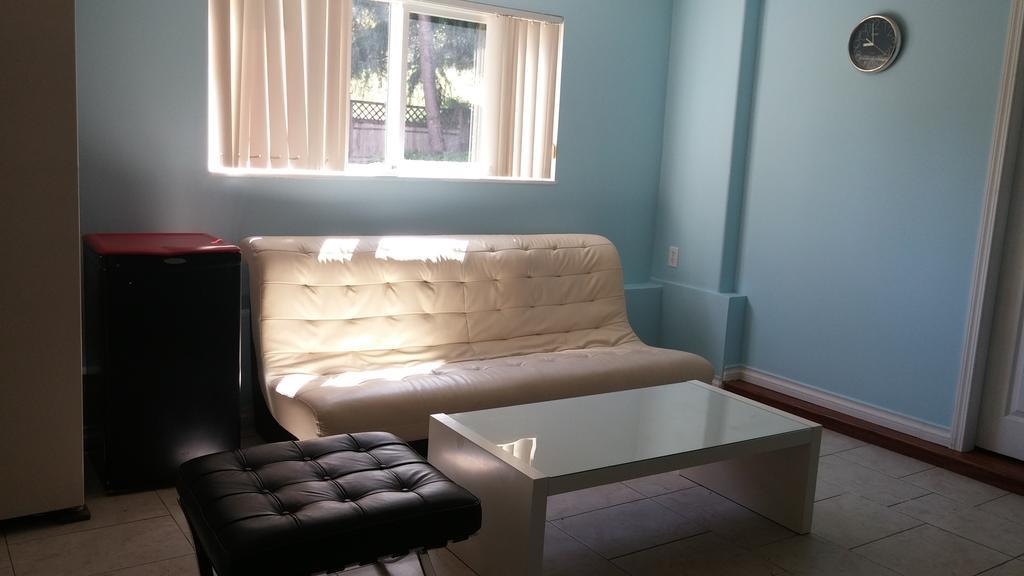 Burris Guest House Burnaby Bagian luar foto